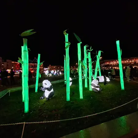 Unique With Parking - Centre