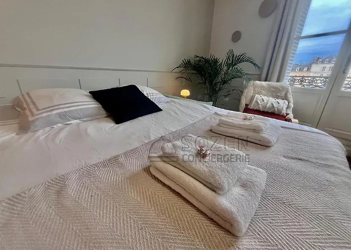 Unique With Parking - Centre Laval (Mayenne)